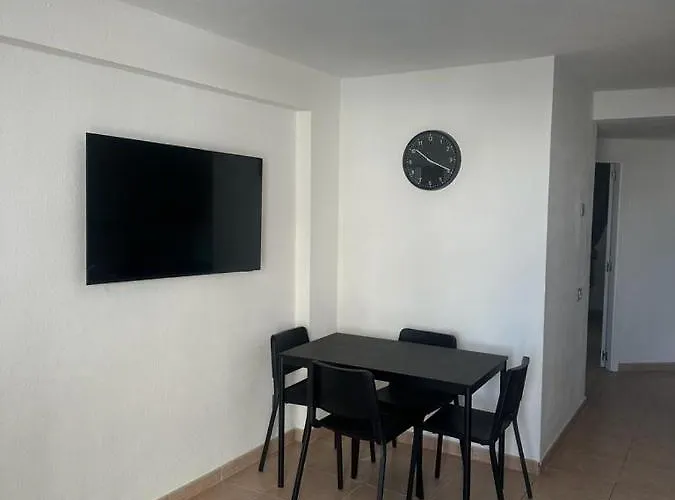 דירה Alexander Home, Cristianos